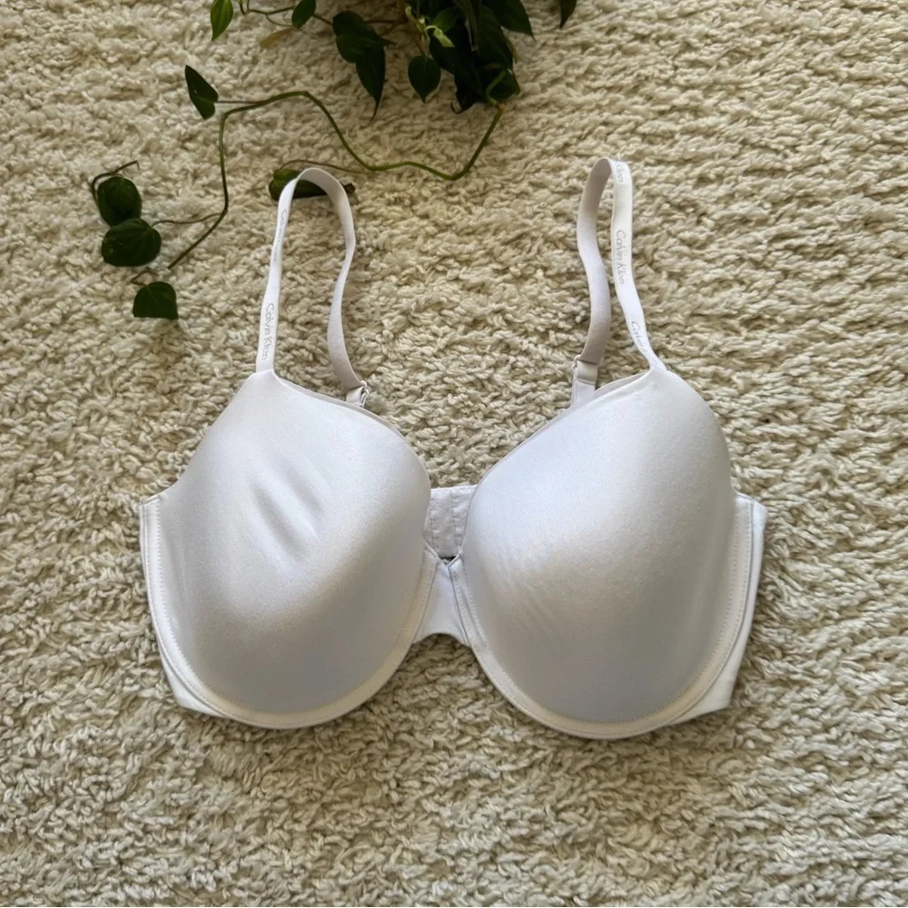 Calvin Klein White Underwire Lightly Padded Bra 36DD